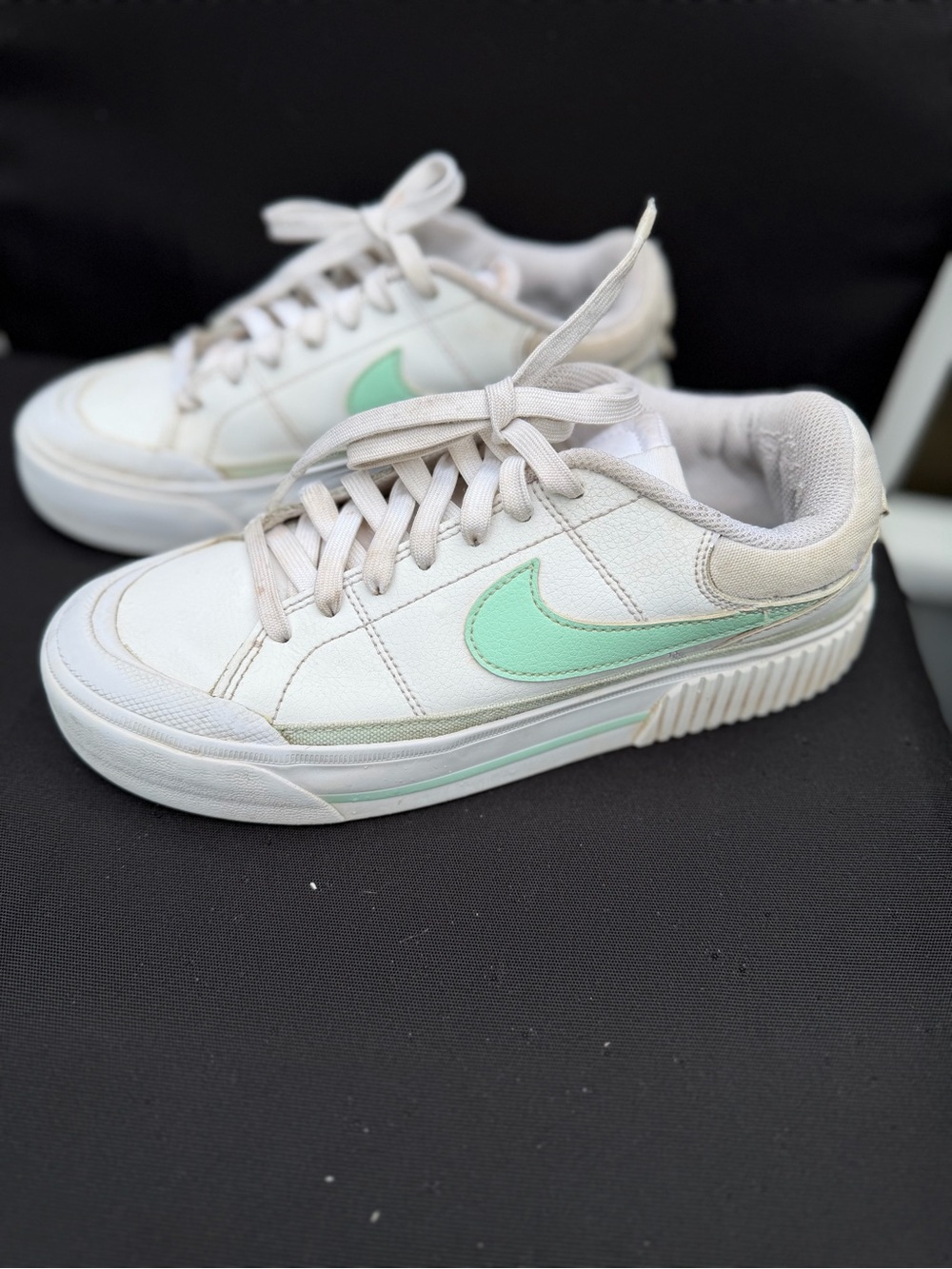 Nike woman’s White Sneakers with Mint Swoosh